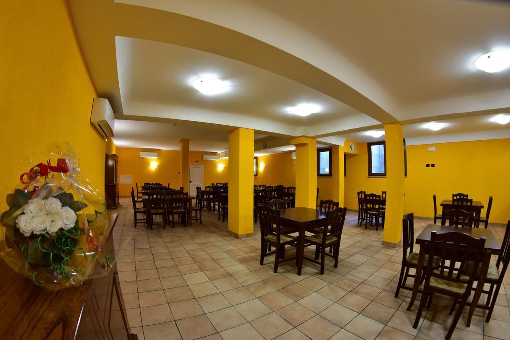 Agriturismo Isola Verde Sant'Urbano Bagian luar foto