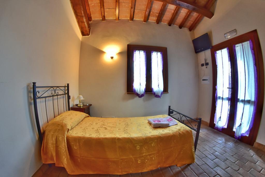 Agriturismo Isola Verde Sant'Urbano Bagian luar foto