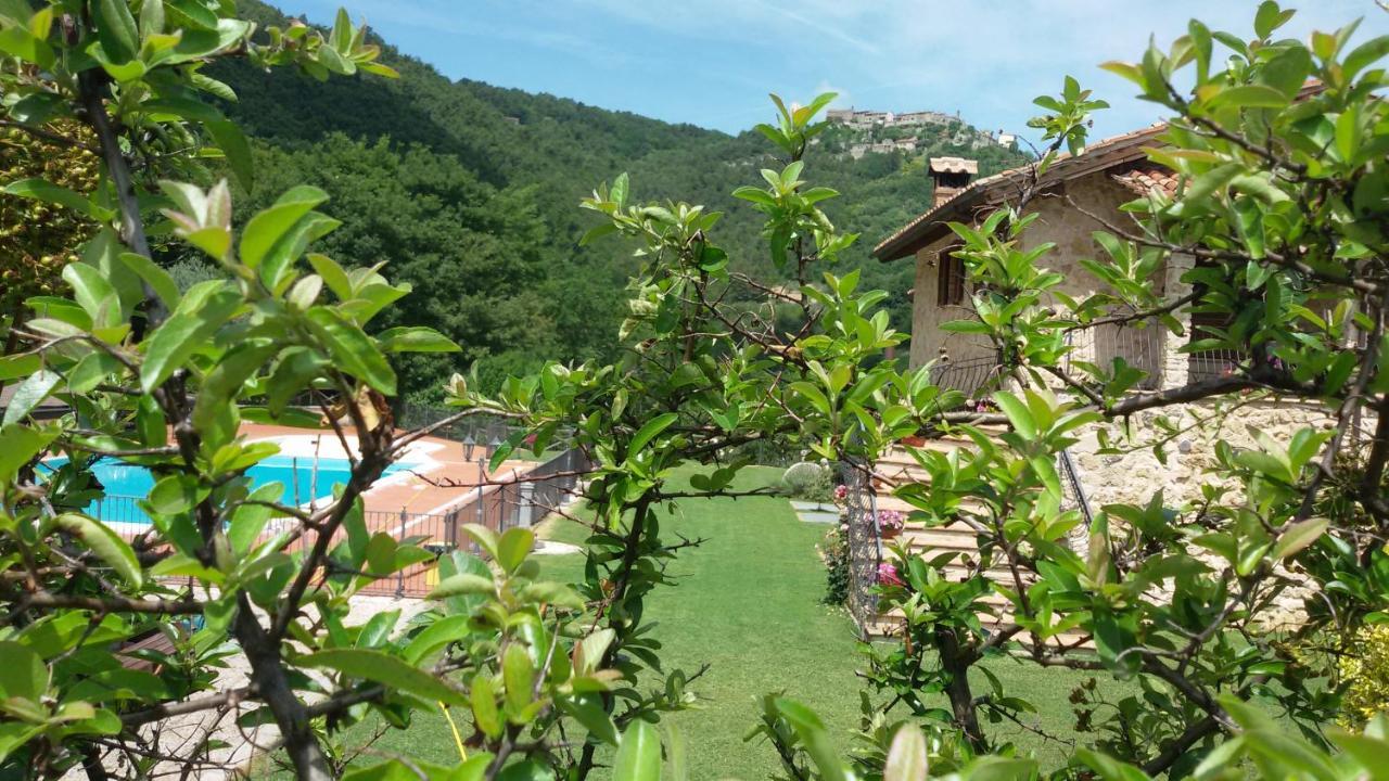 Agriturismo Isola Verde Sant'Urbano Bagian luar foto